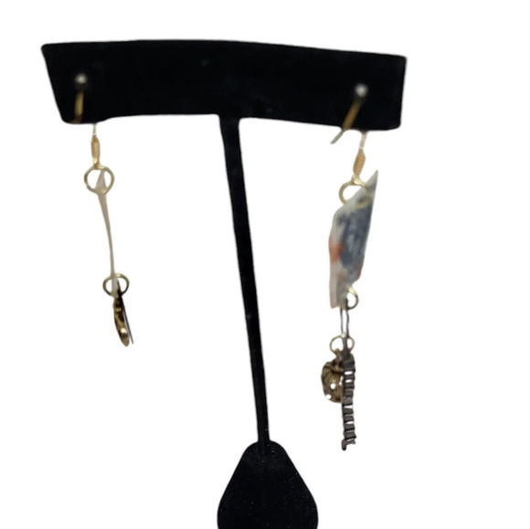 18K Gold Poste Repubblica Italiana 200 Lire Postage Stamp Italy Roma Earrings - Picture 2 of 2